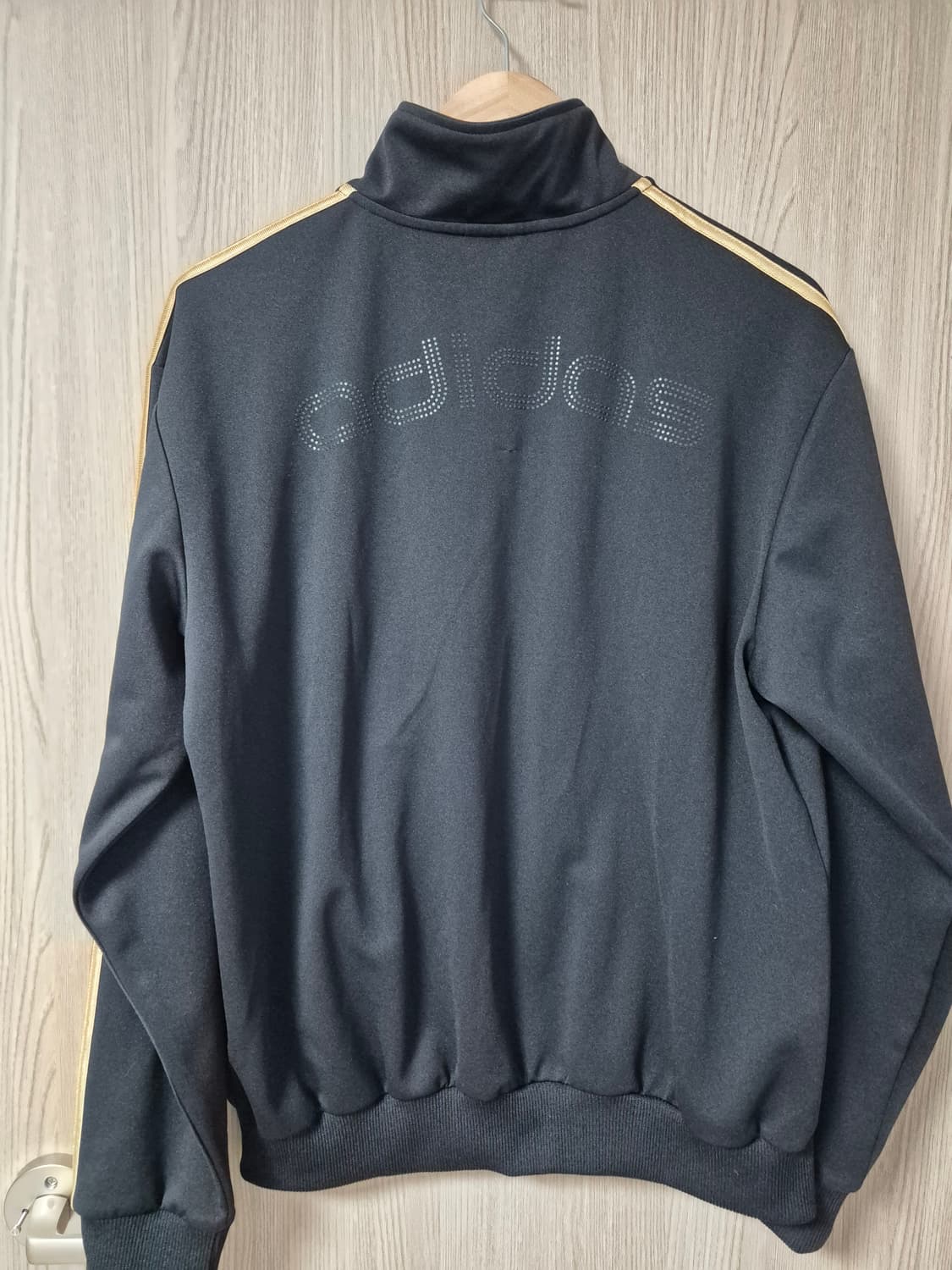 아디다스 트랙탑져지 블랙/골드 검골 105 올드스쿨 상품이미지2