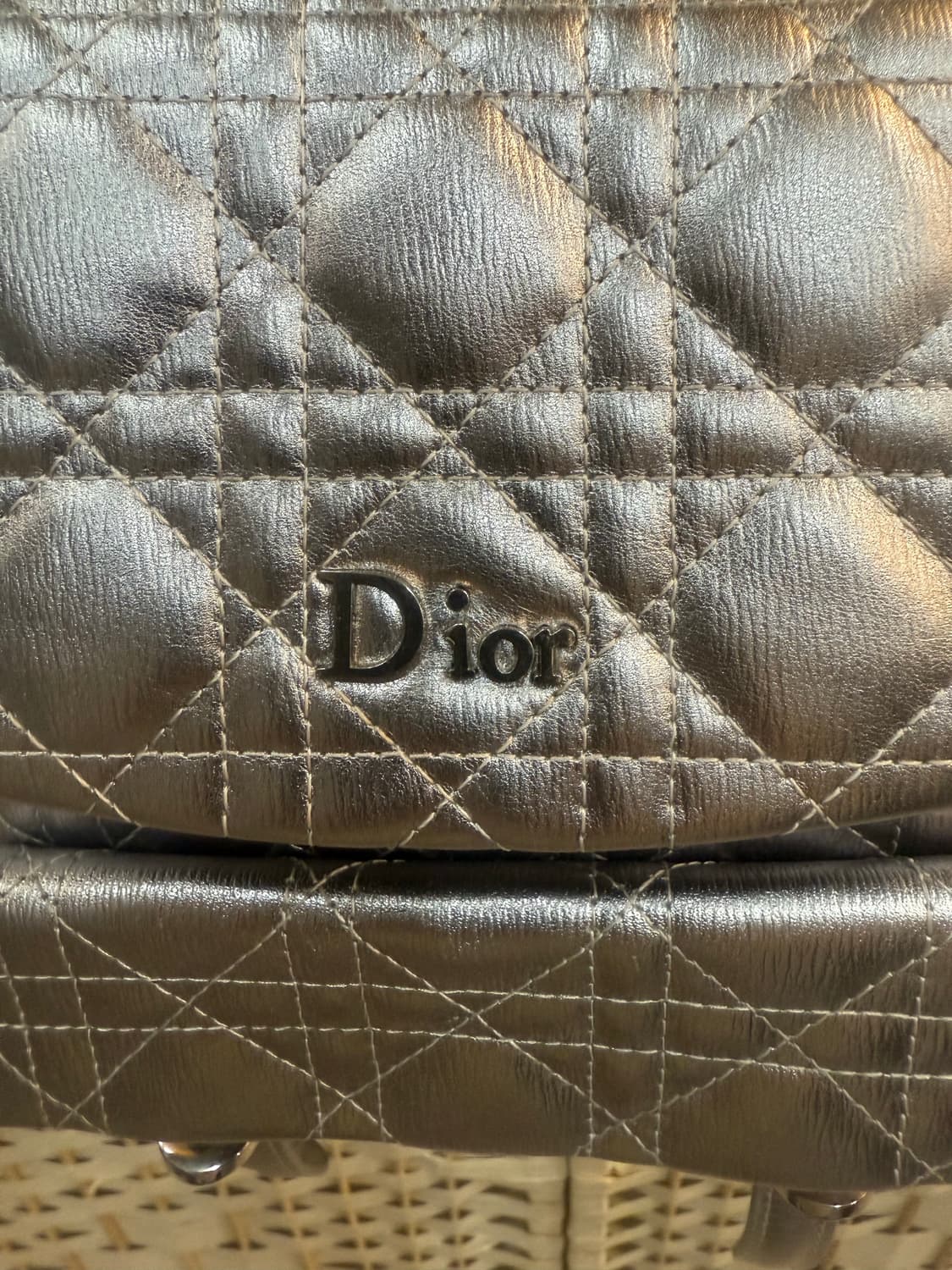 정품 디올 스타더스트 실버 백팩 팝니다 상품이미지2