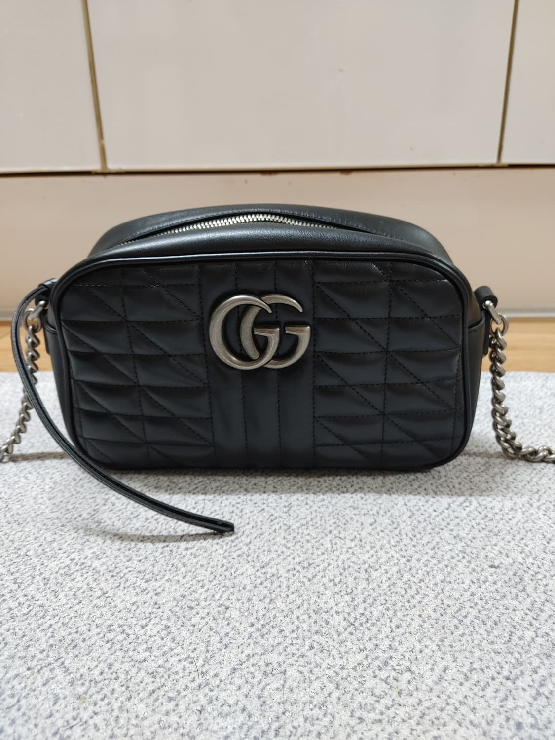 정품 구찌 GG 마몽 마몬트 마틀라세 스몰 카메라백 크로스백 상품이미지2