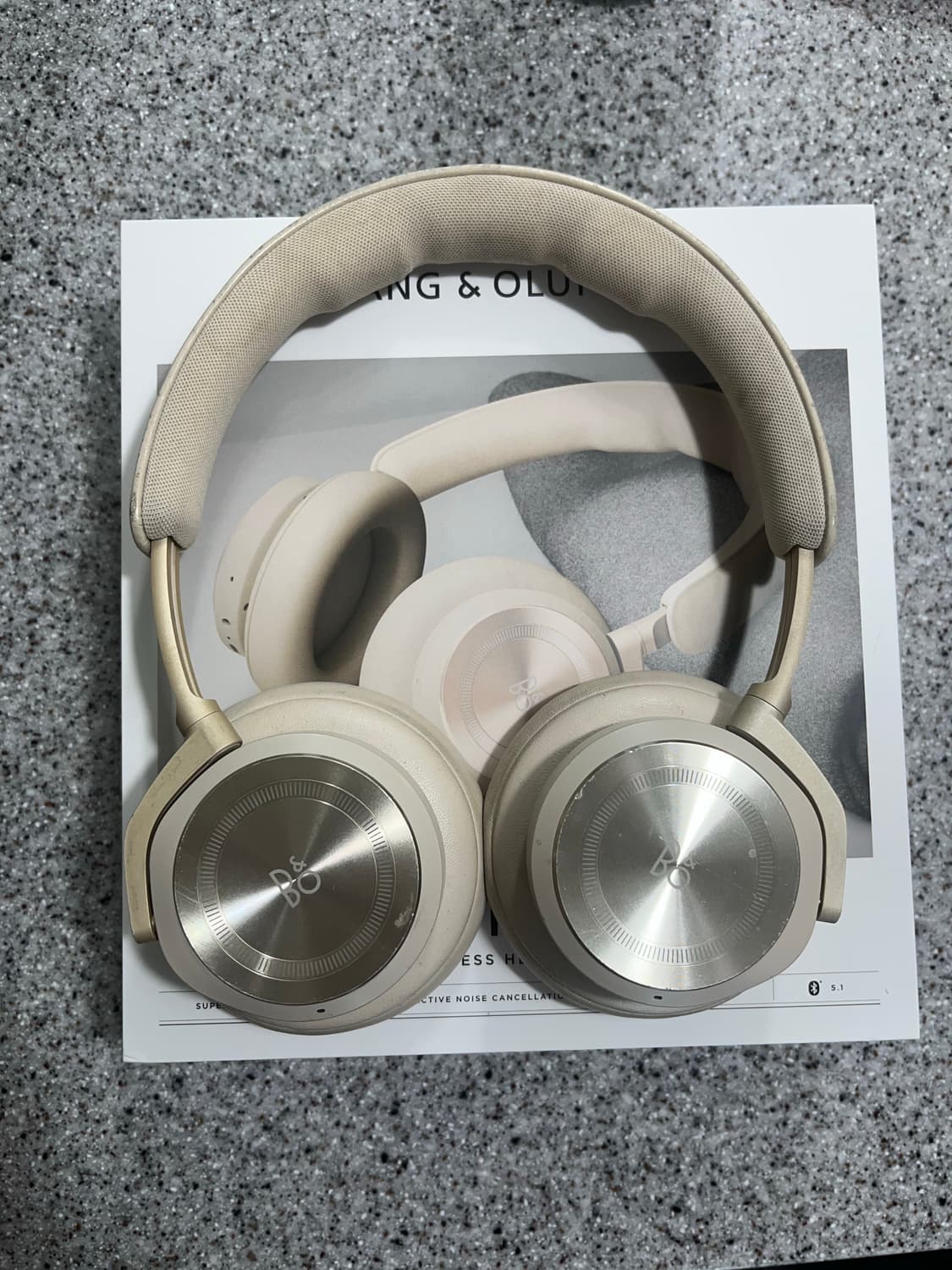 뱅앤올룹슨 베오플레이 HX (Beoplay HX) 상품이미지1