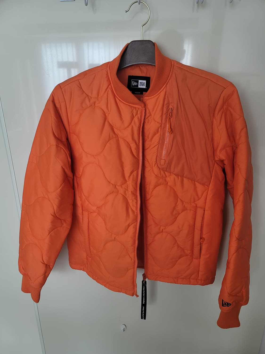 뉴에라 오렌지 퀄팅자켓 M 95~100사이즈 상태극상

 상품이미지1