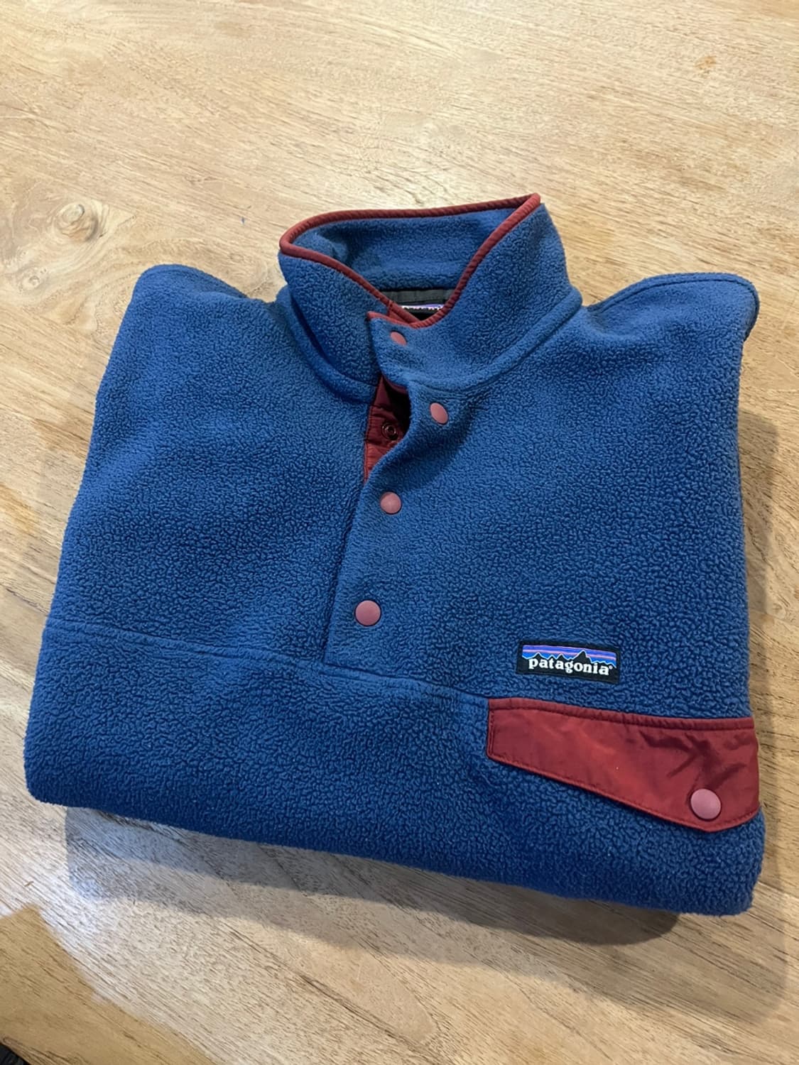 파타고니아 신칠라 라이트웨이트 네이비/레드 플리스 후리스 아노락 맨투맨 상품이미지1