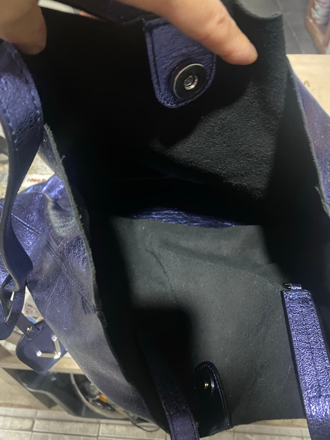 유광블루 가죽 가방 상품이미지5