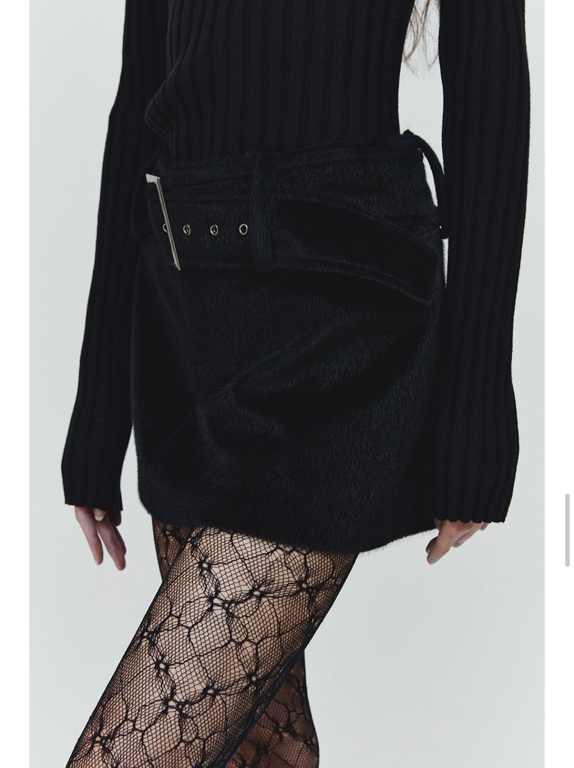 다이애그널 CALFSKIN BUCKLE SKIRT (black) 상품이미지2