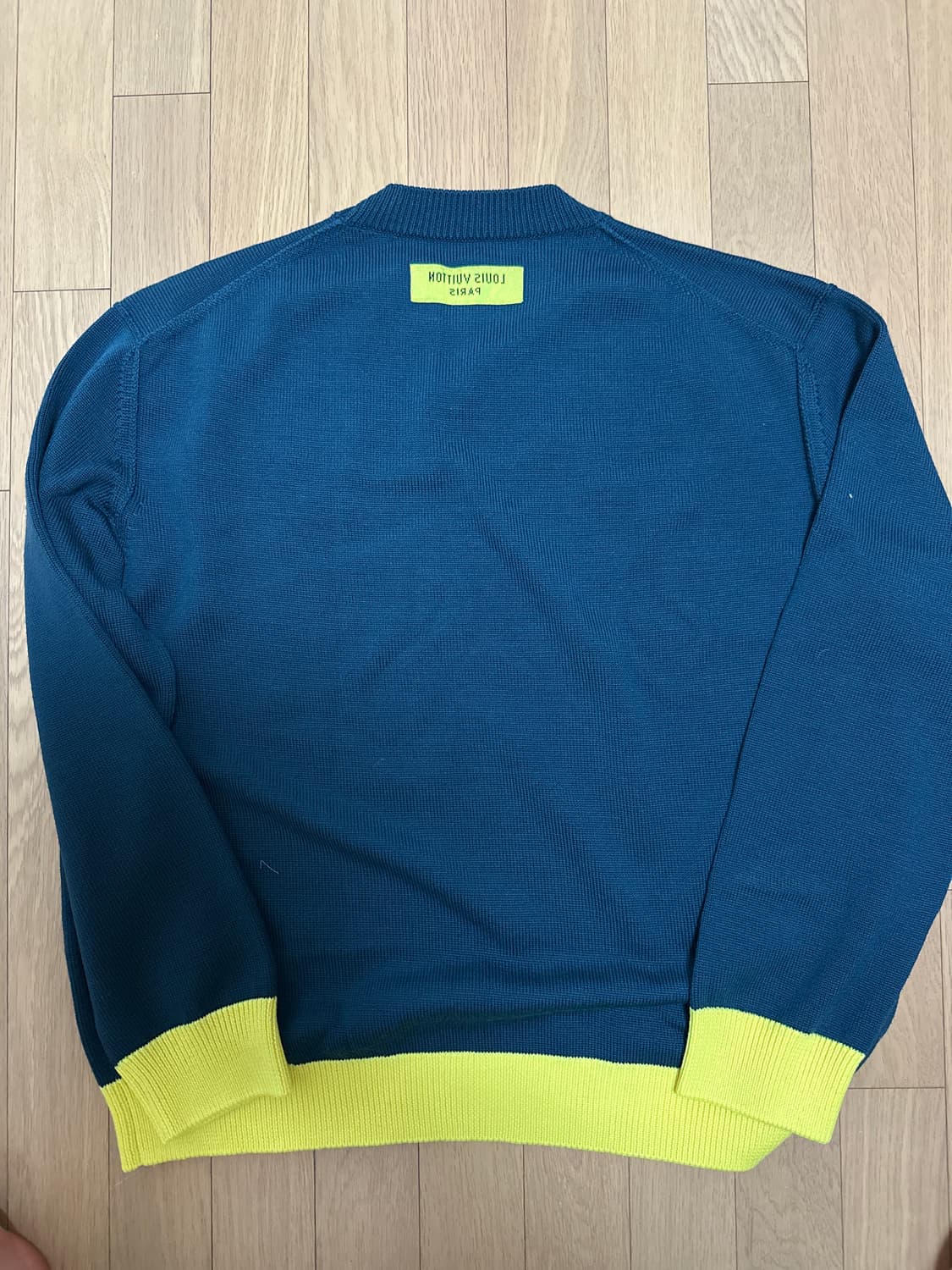 22FW 루이비통 그래피티 LV 로고 인타르시아 니트 L사이즈 상품이미지4