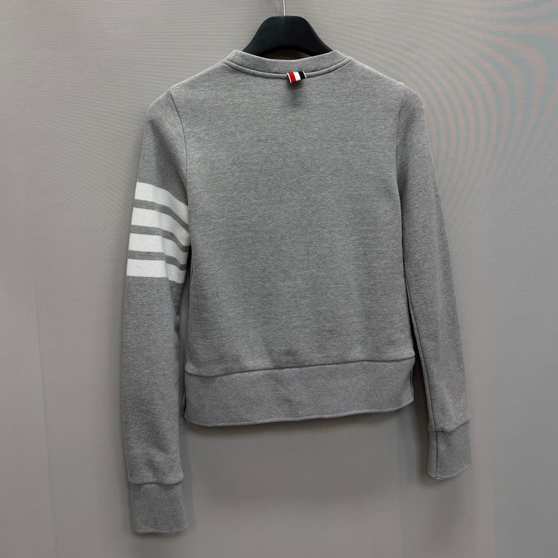 톰브라운 사선완장 맨투맨 (44)  상품이미지6