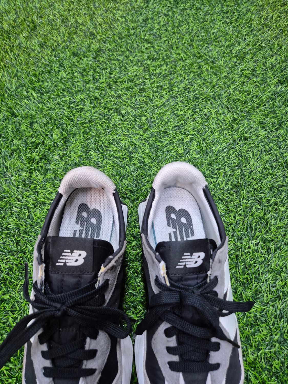 [상태A급]뉴발란스 327 블랙/그레이 운동화 250mm 상품이미지3