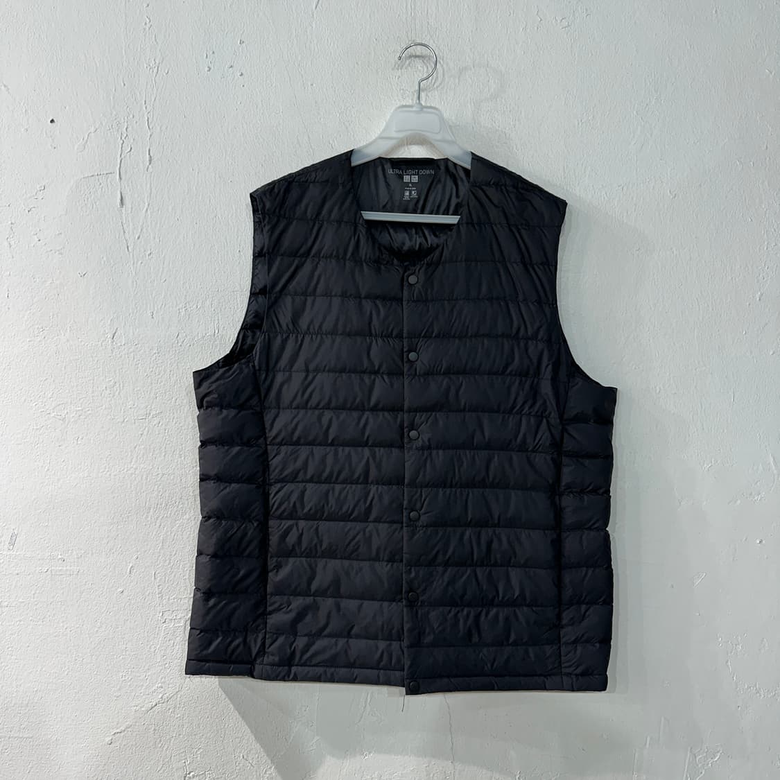 유니클로 경량패딩조끼 XL 상품이미지1