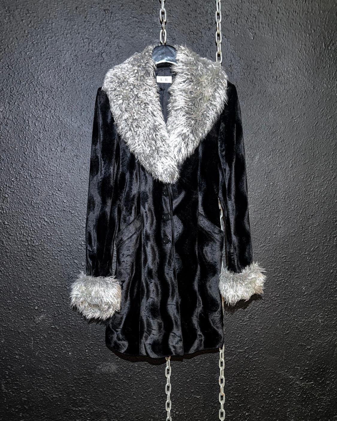 L.R – Black Velour Fur Collar Coat 상품이미지1