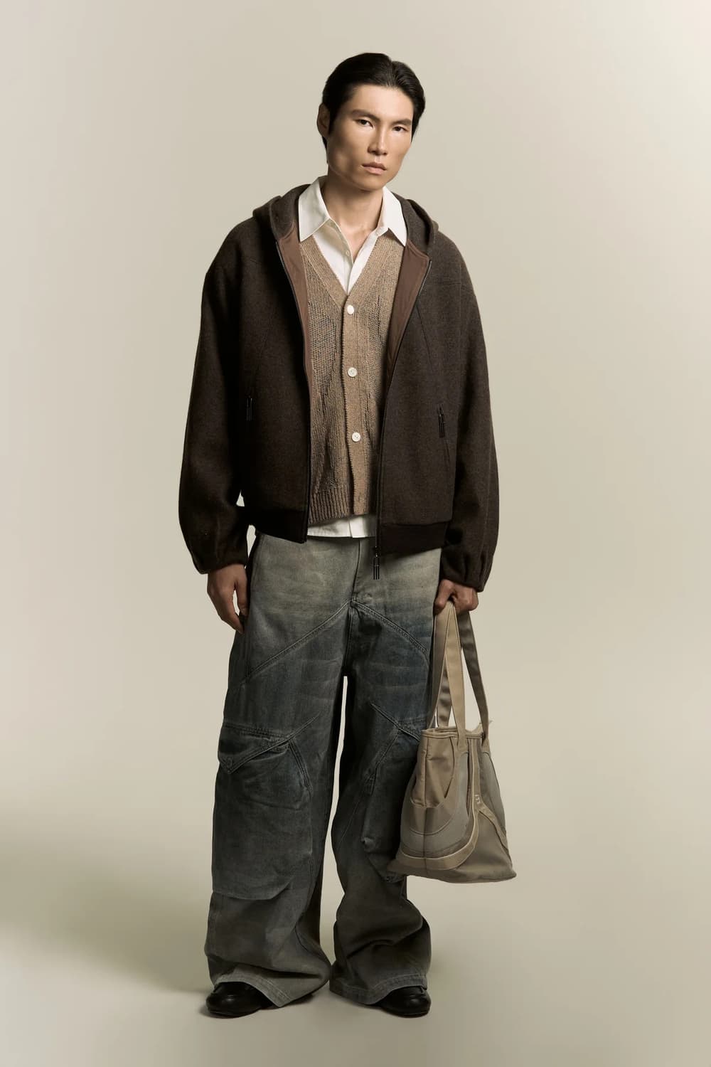 Namesake FELIX CARGO JEANS 라이즈 앤톤 착용 상품이미지3