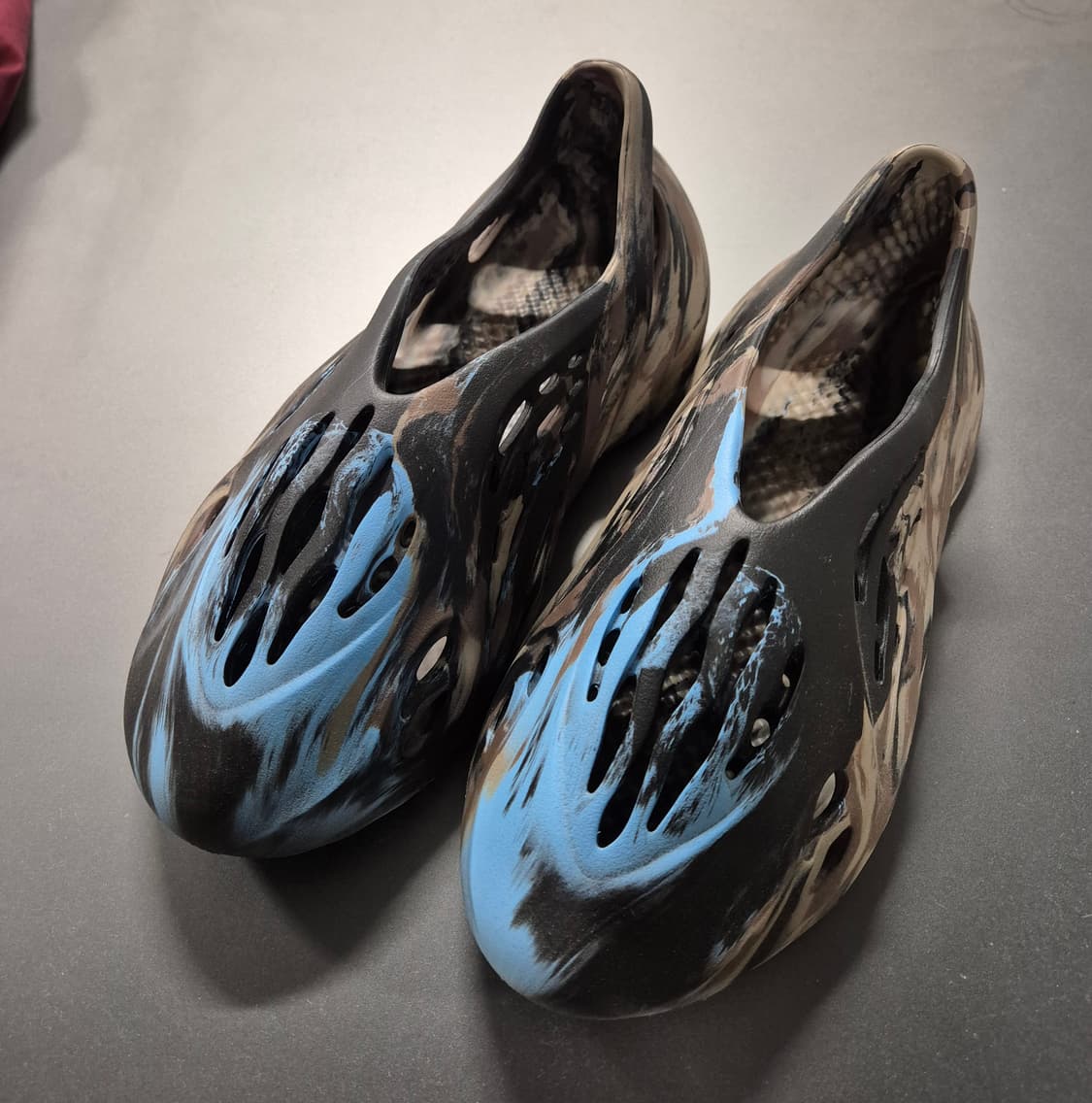 아디다스 이지 폼 러너 상품이미지4