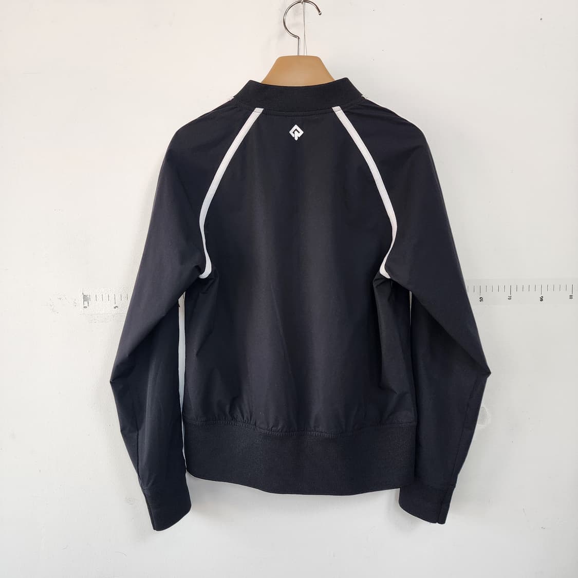 레노마 블랙 배색 라인 봄버 자켓 상품이미지3