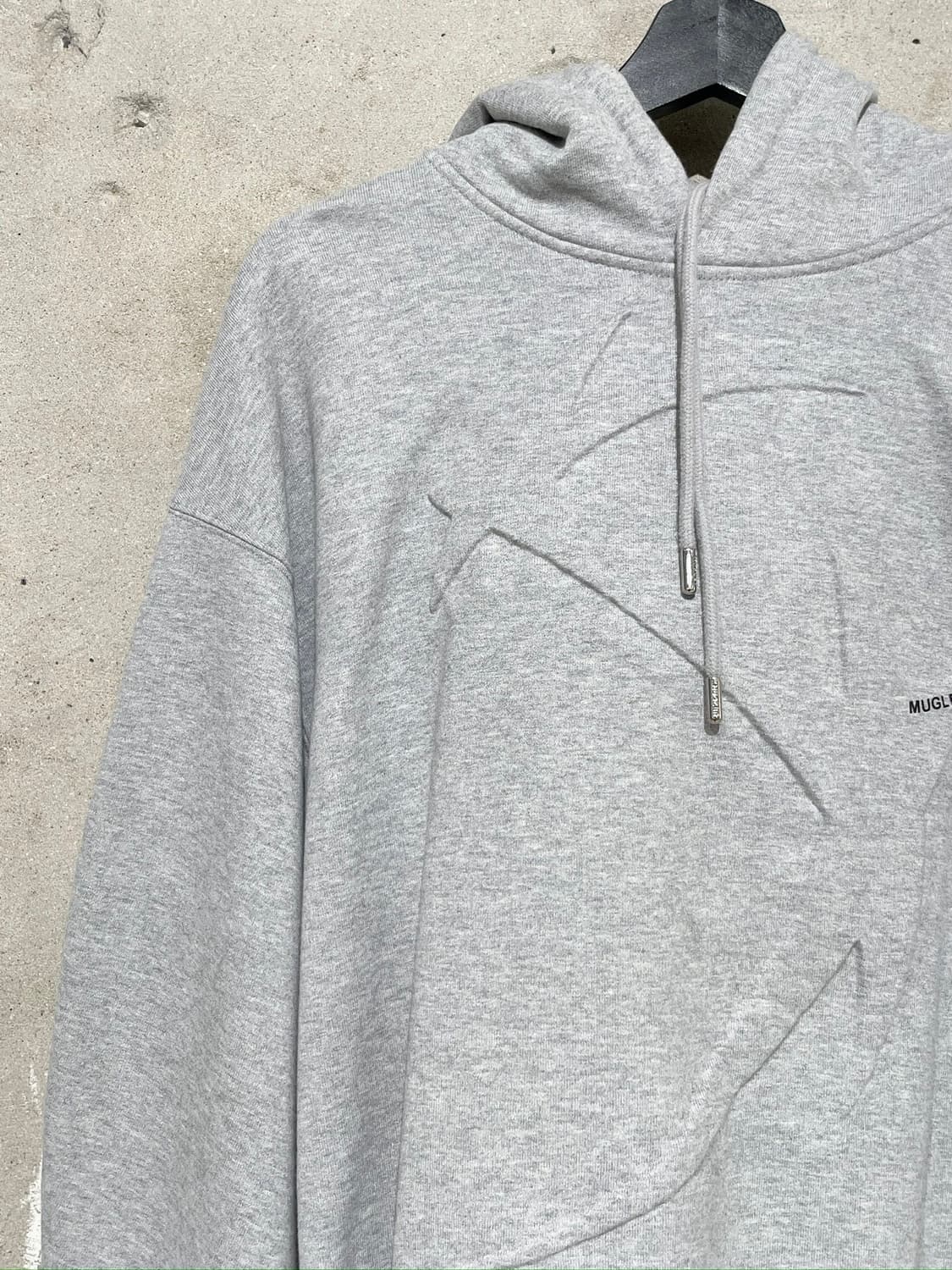 뮈글러 x h&m 멜란지 라이트 그레이 스타 모티프 후디 상품이미지2