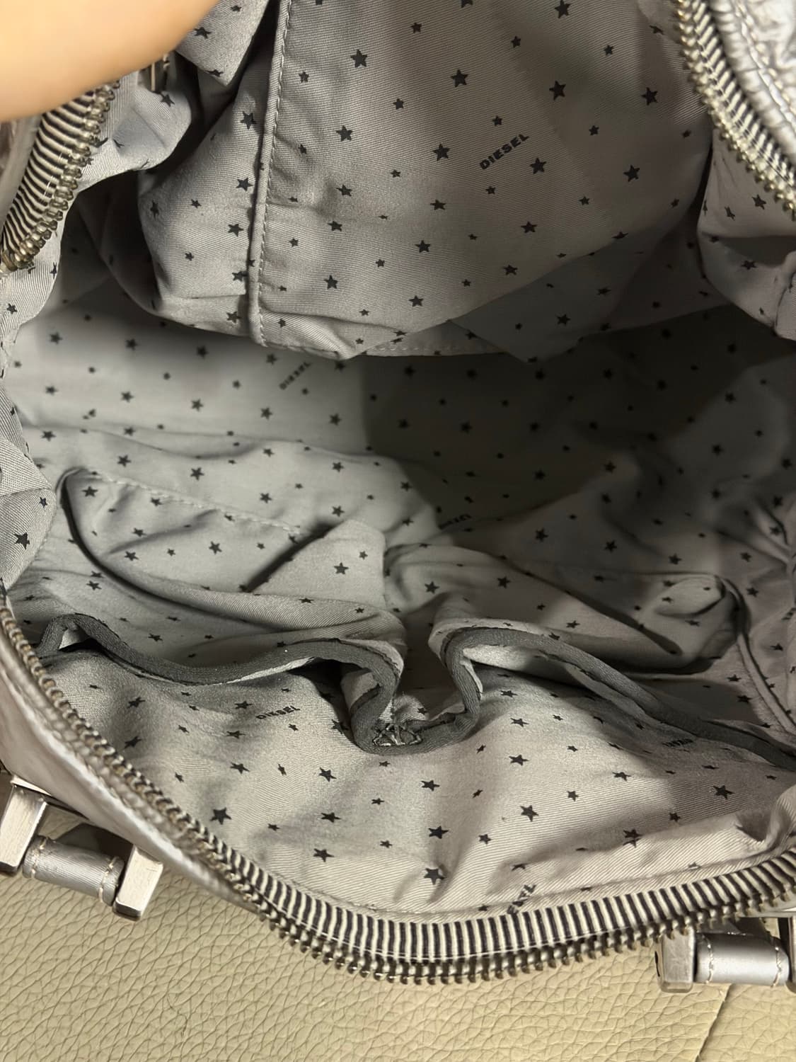 Diesel metal logo silver tote bag 상품이미지10