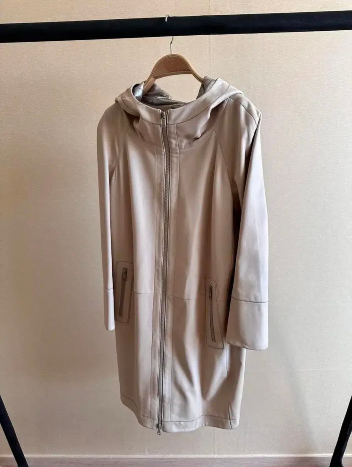 정품 브루넬로쿠치넬리 최고가 양가죽코트 정품40사이즈 상품이미지5