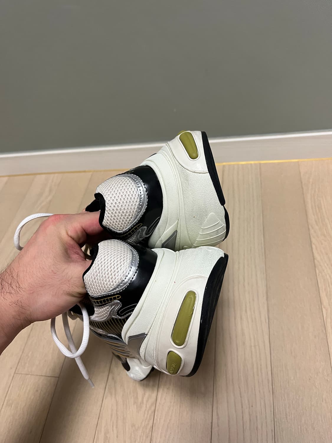 아디다스 운동화 사이즈 280 4만원에 판매합니다.  상품이미지3