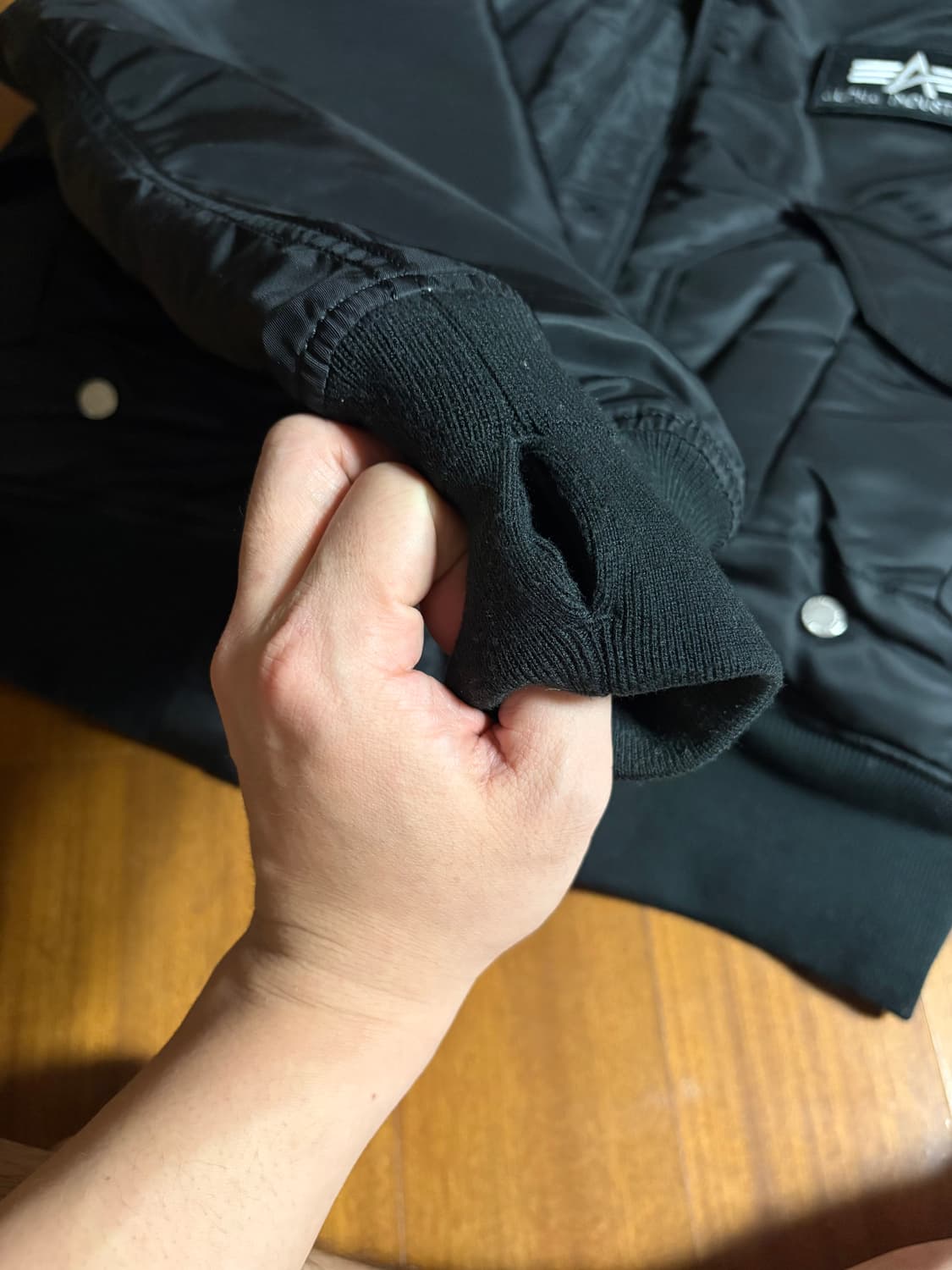 산산기어 x 알파 인더스트리 CWU 45/P 플라이트 자켓 블랙 - 23 상품이미지6