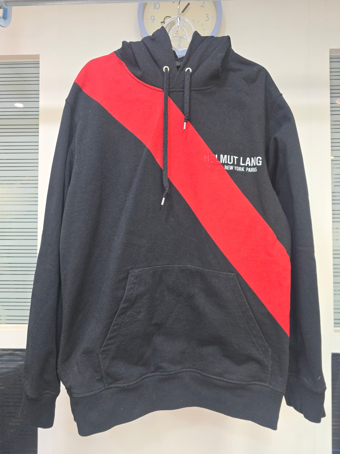 헬무트 랭 블랙/레드 스트라이프 후드티 상품이미지1