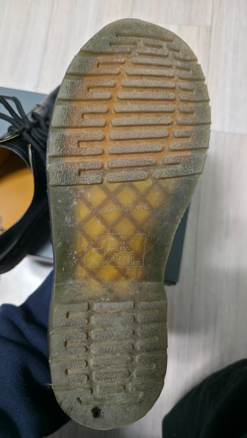 닥터마틴 1461 3홀 블랙 스무스 팝니다. 상품이미지3