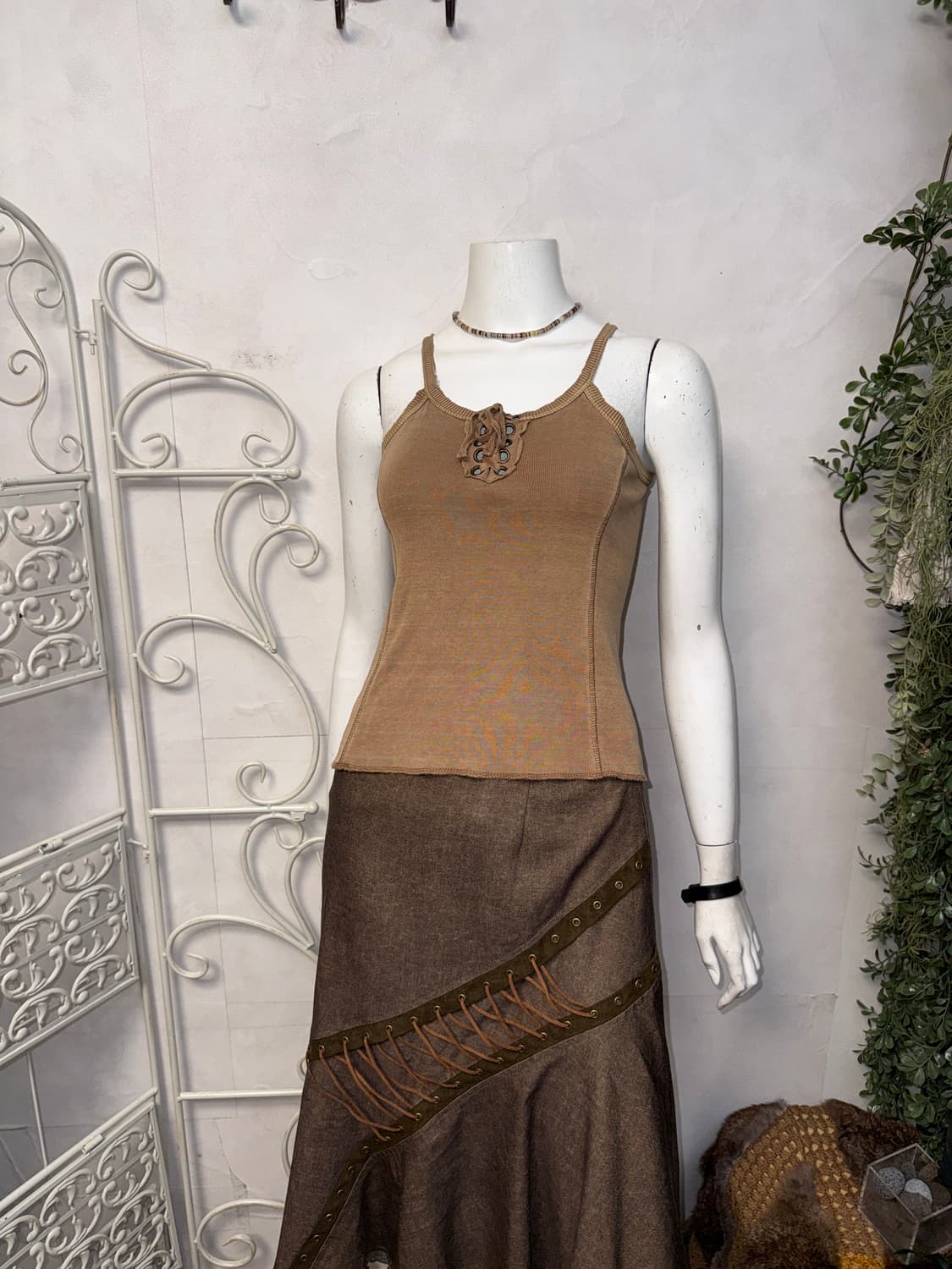 Beige brown punching laceup sleeveless  상품이미지1