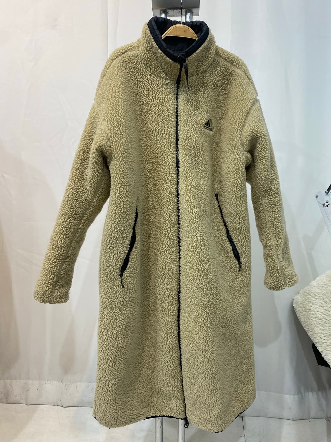 아디다스 양면 플리스 롱 패딩 M 공용 상품이미지4