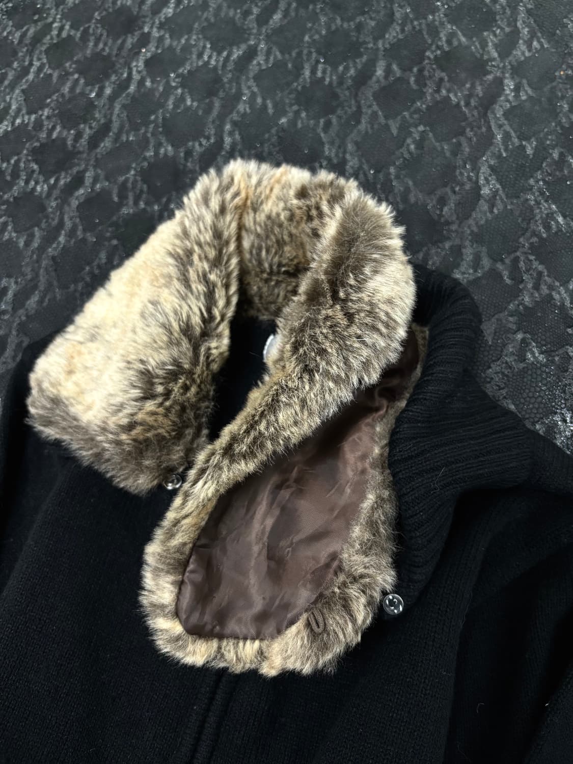 “Vintage” Fur Detail Black Slim Fit Knit 상품이미지9