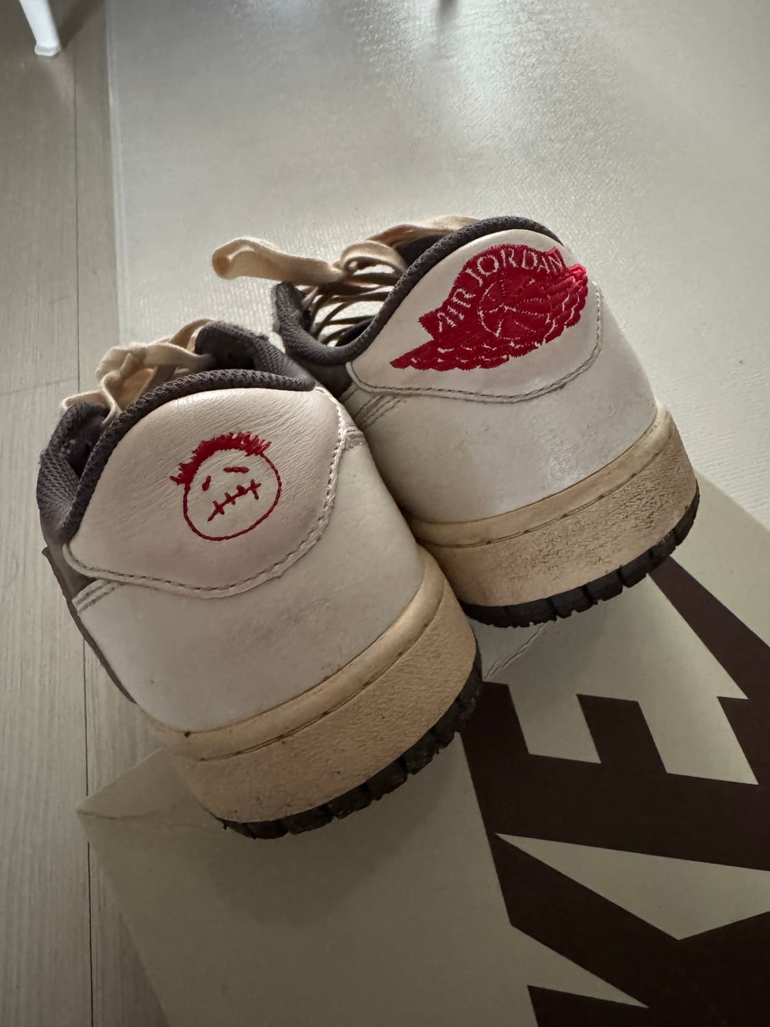 (280)나이키 조던1로우 트래비스스캇 리버스모카 상품이미지4