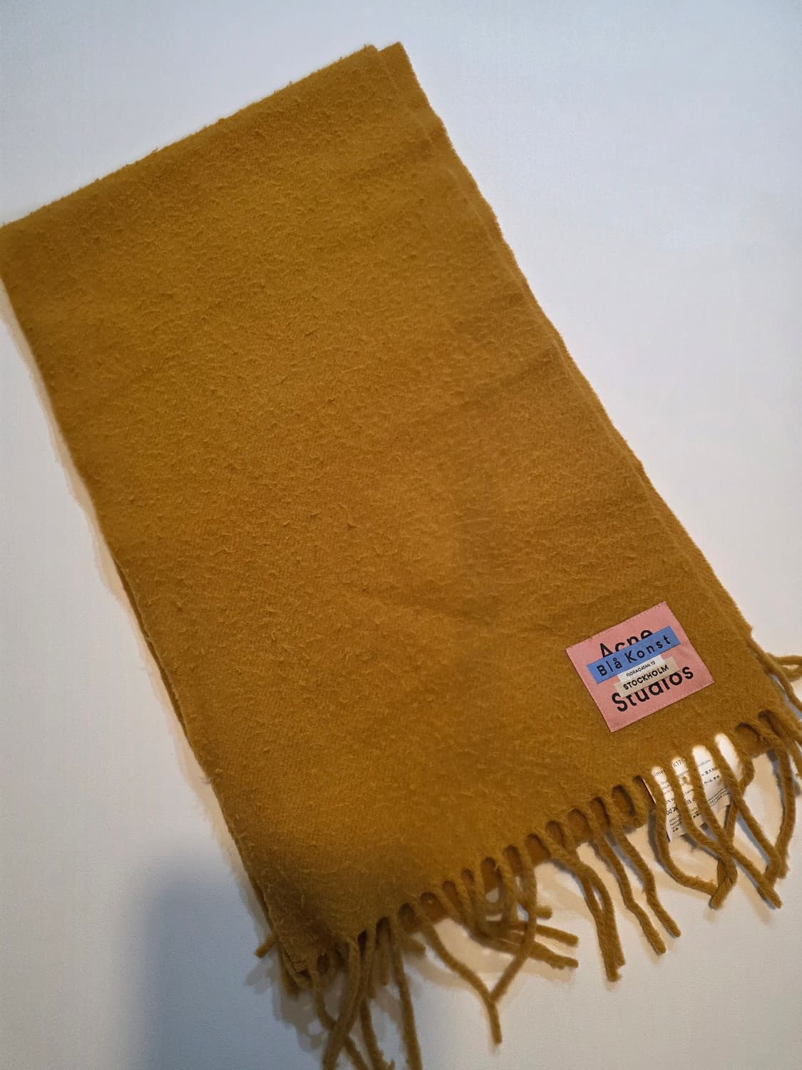 아크네 스튜디오 카멜컬러 울 머플러 새제품 판매합니다 상품이미지1