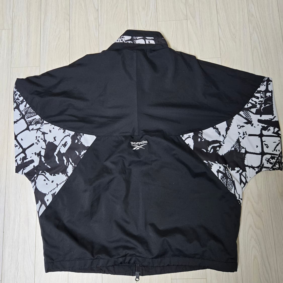 리복x예쓰아이씨 콜라보 랠리자켓 상품이미지4