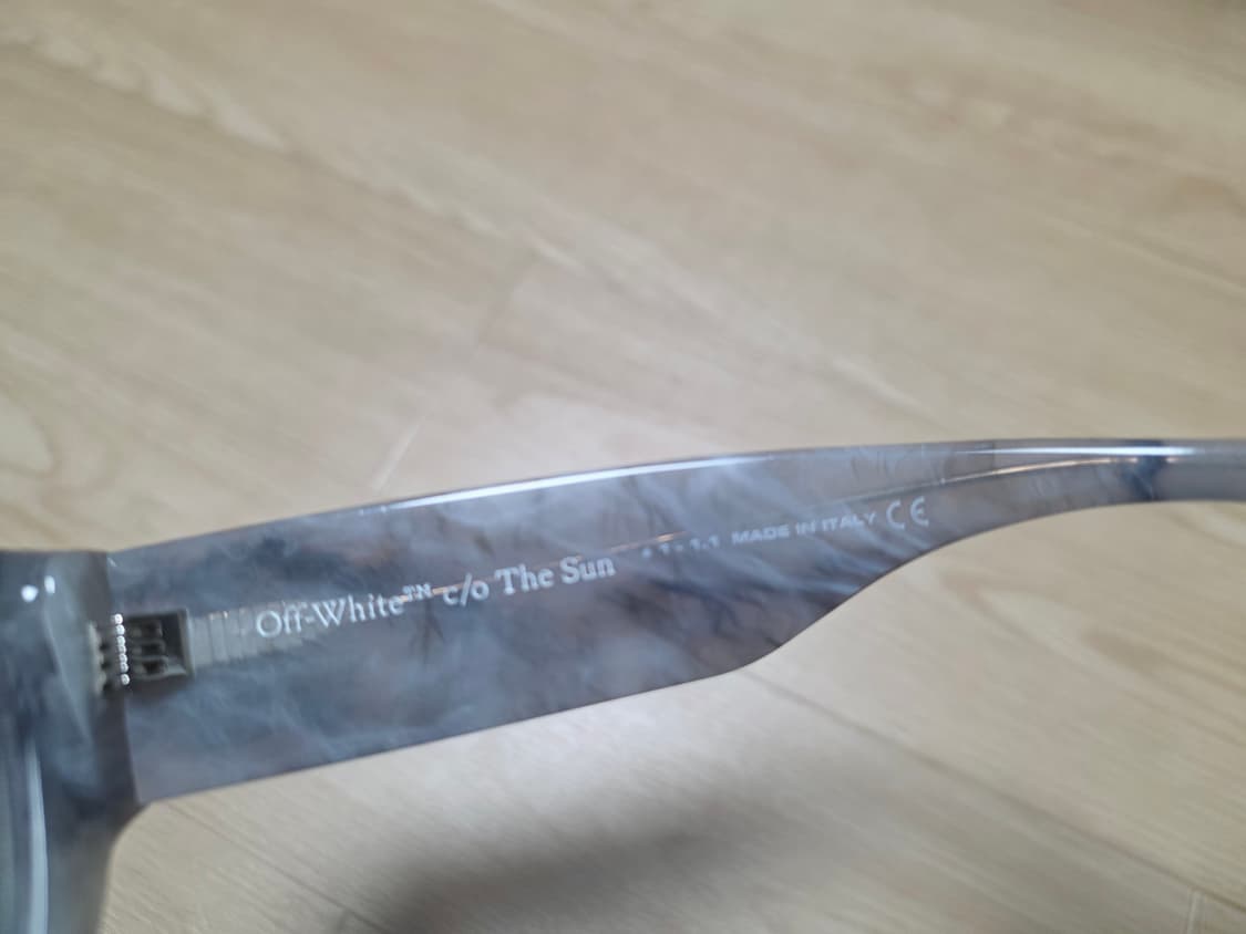 오프화이트 선글라스  상품이미지8