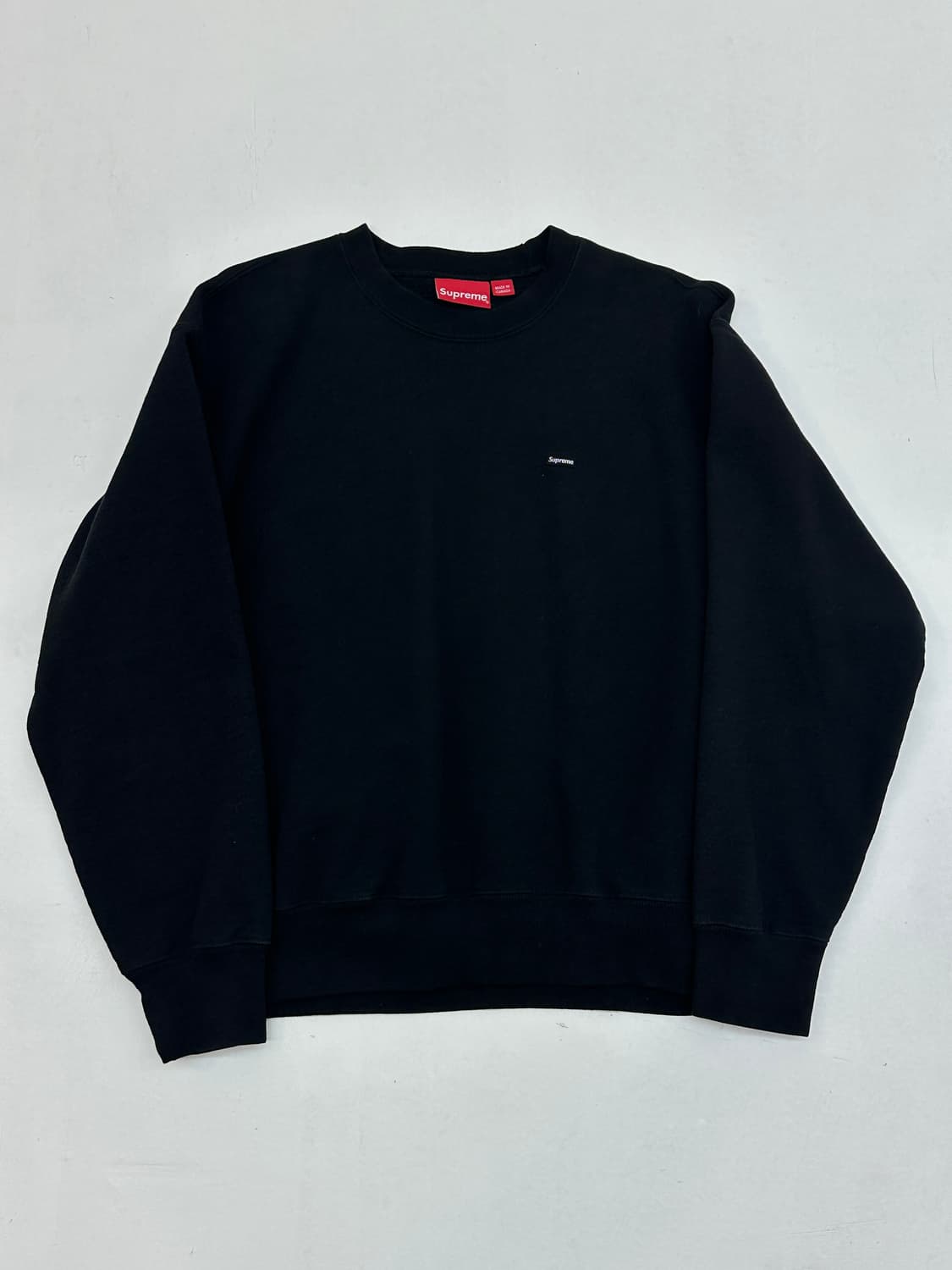 슈프림 스몰 박스 크루넥 블랙 - 24FW 상품이미지1