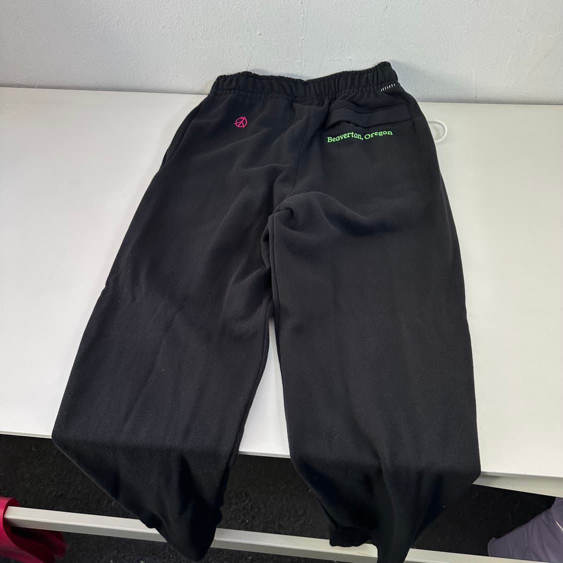 우먼S 나이키 블랙 멀티로고 스웻 조거팬츠 상품이미지6