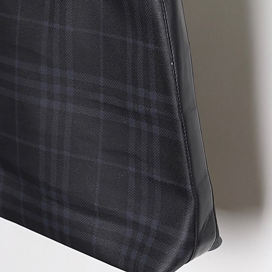 [Burberry] 버버리 블랙 노바 체크 숄더백 상품이미지7