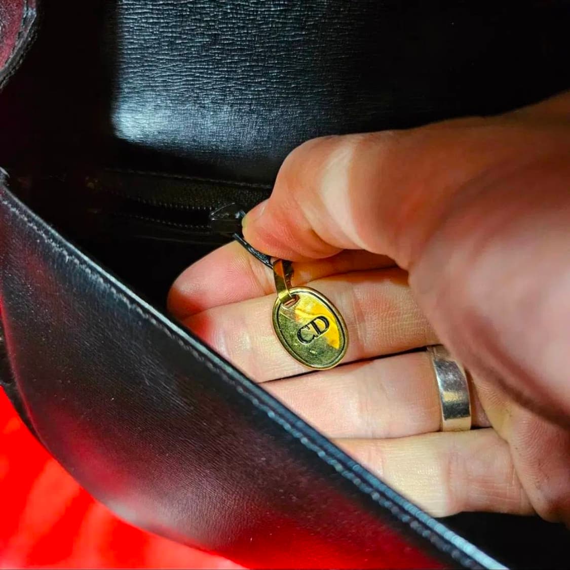 크리스찬 디올(Christian Dior) 빈티지 CD로고 반달 크로스백 상품이미지10