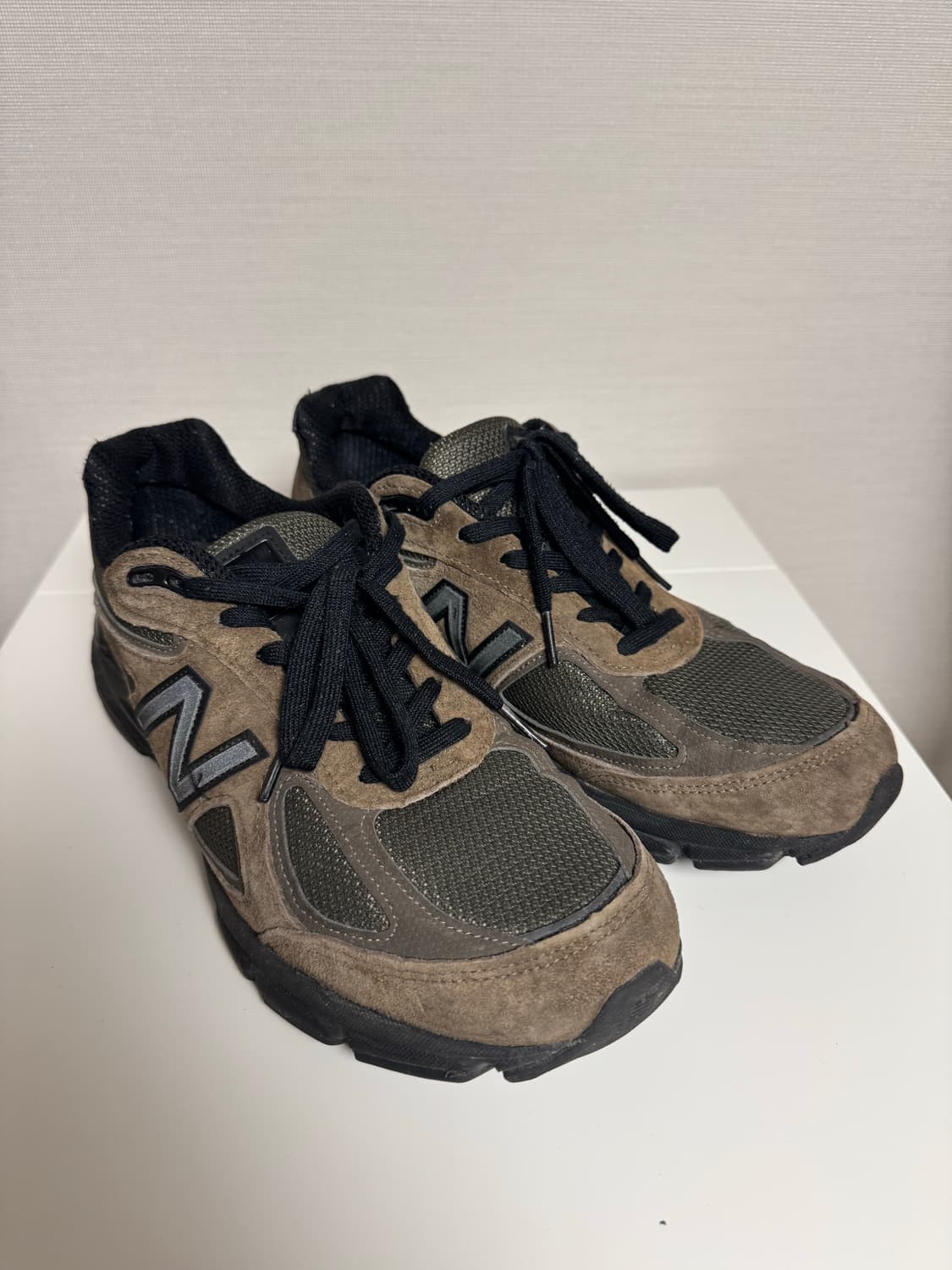 뉴발란스 990v4 밀리터리그린 US10 상품이미지1