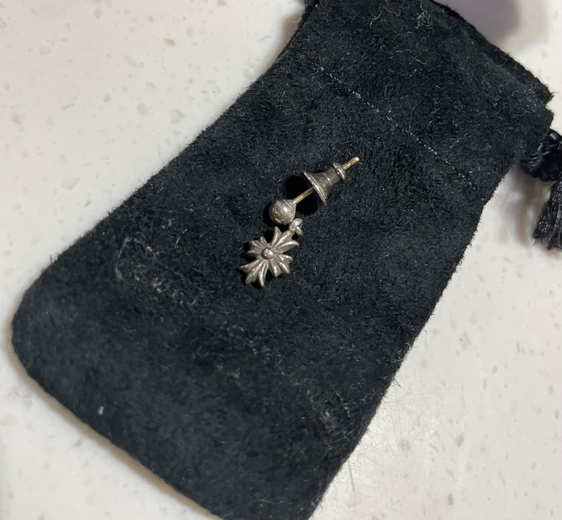 크롬하츠 ECH 타이니 크로스 드롭 이어링 귀걸이 (1EA) 상품이미지1