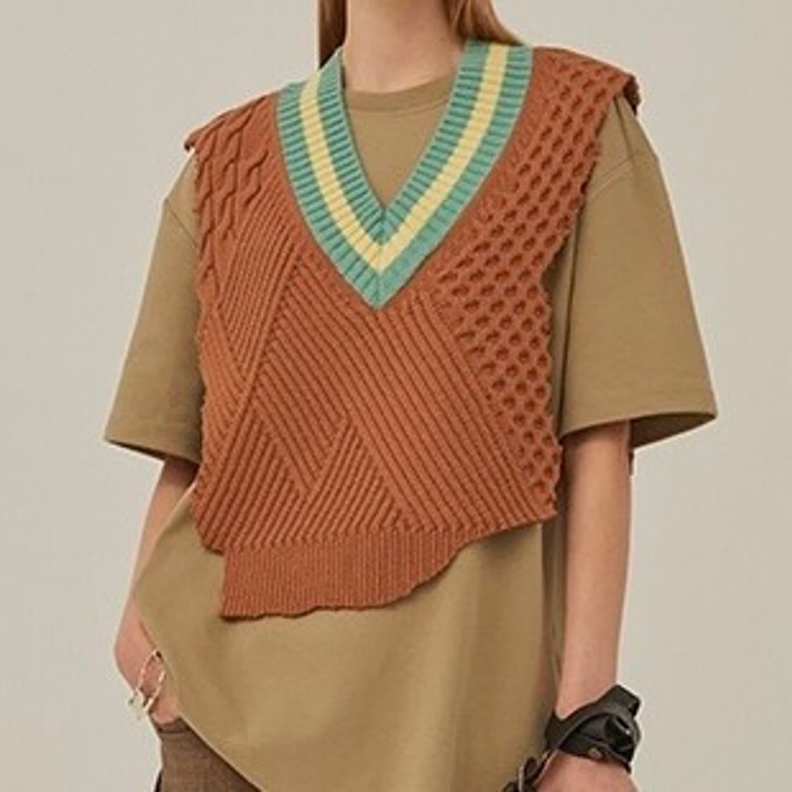 아더에러 Warning 니트 베스트 20FW 상품이미지4