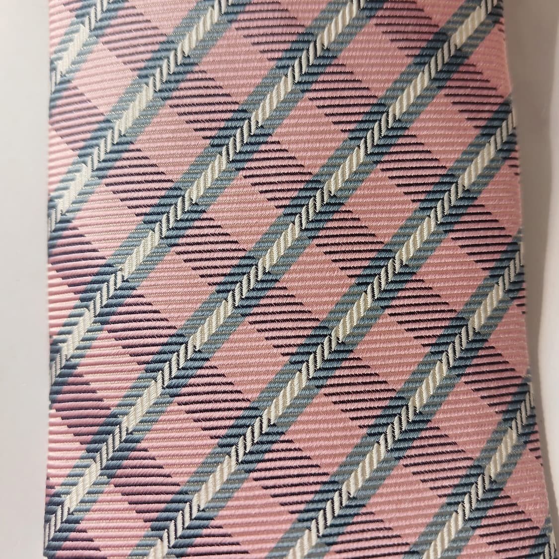 닥스 실크 핑크 체크 패턴 넥타이 8.2cm A+등급 E842
 상품이미지6