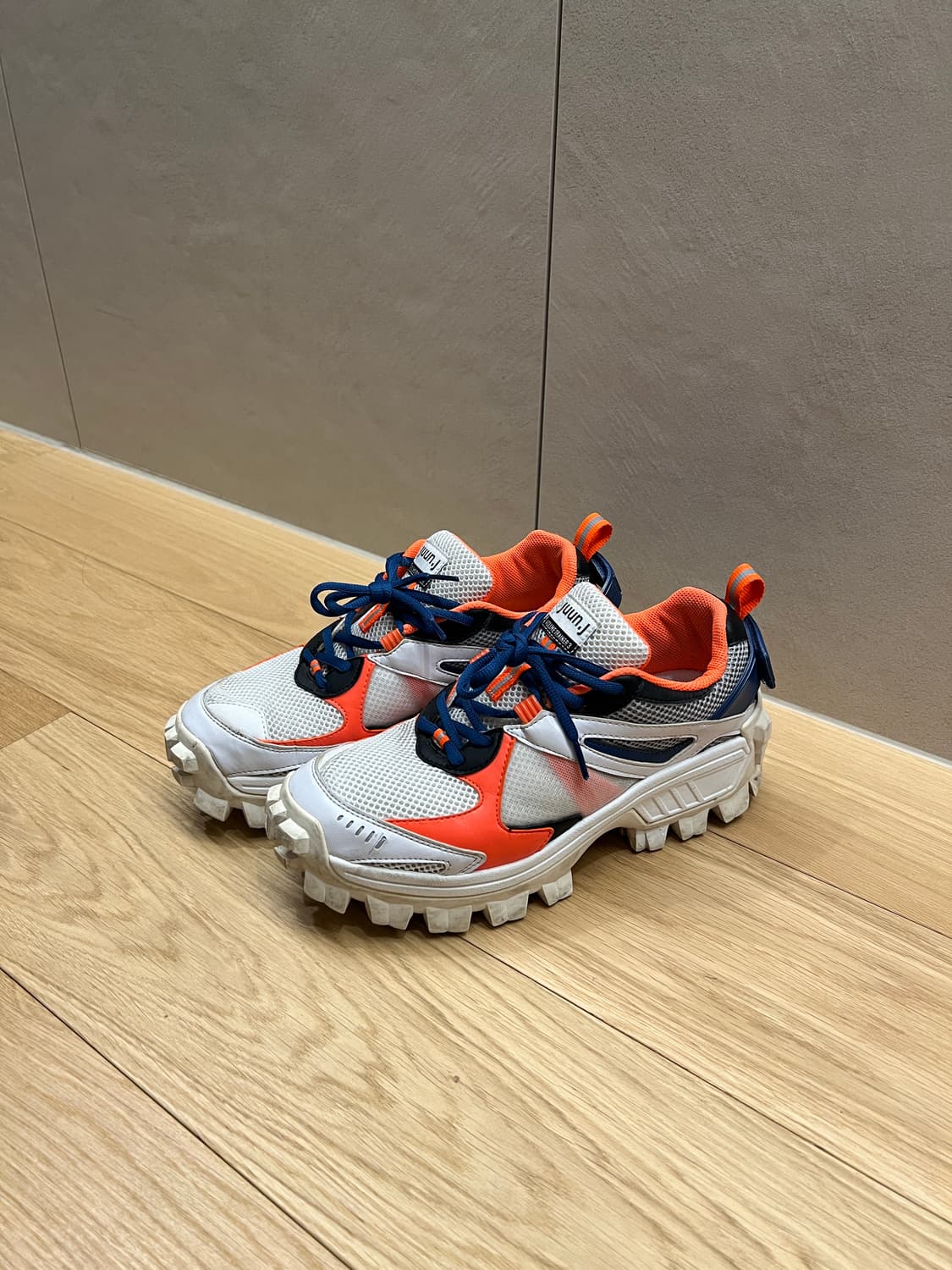 준지 2019 볼륨 트레이너3 - 41 (260) 스니커즈 상품이미지1