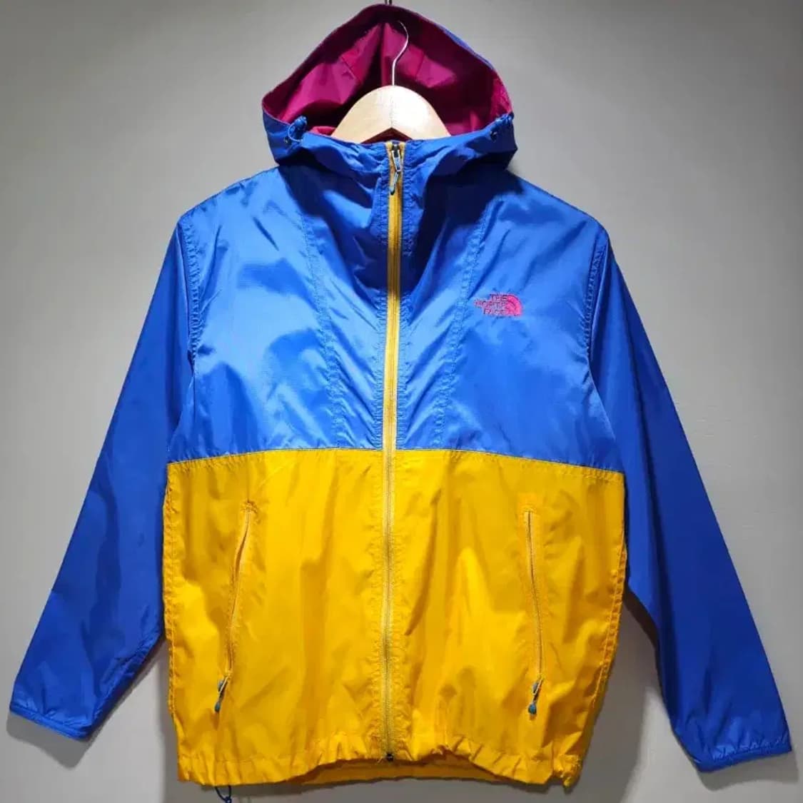 노스페이스 바람막이 블루/옐로우 XS 상품이미지3