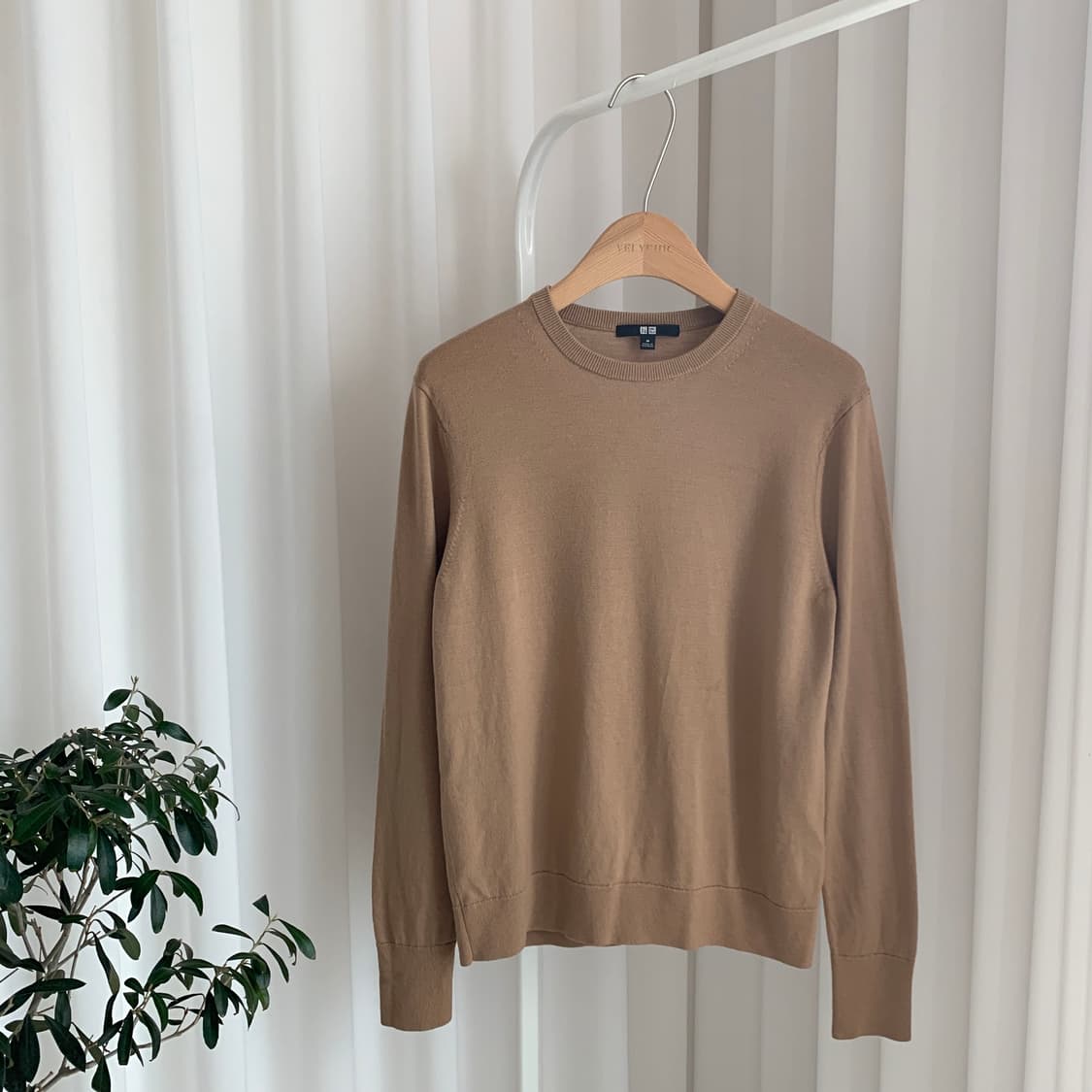 일본 유니클로 울 100  라운드 니트 상품이미지1