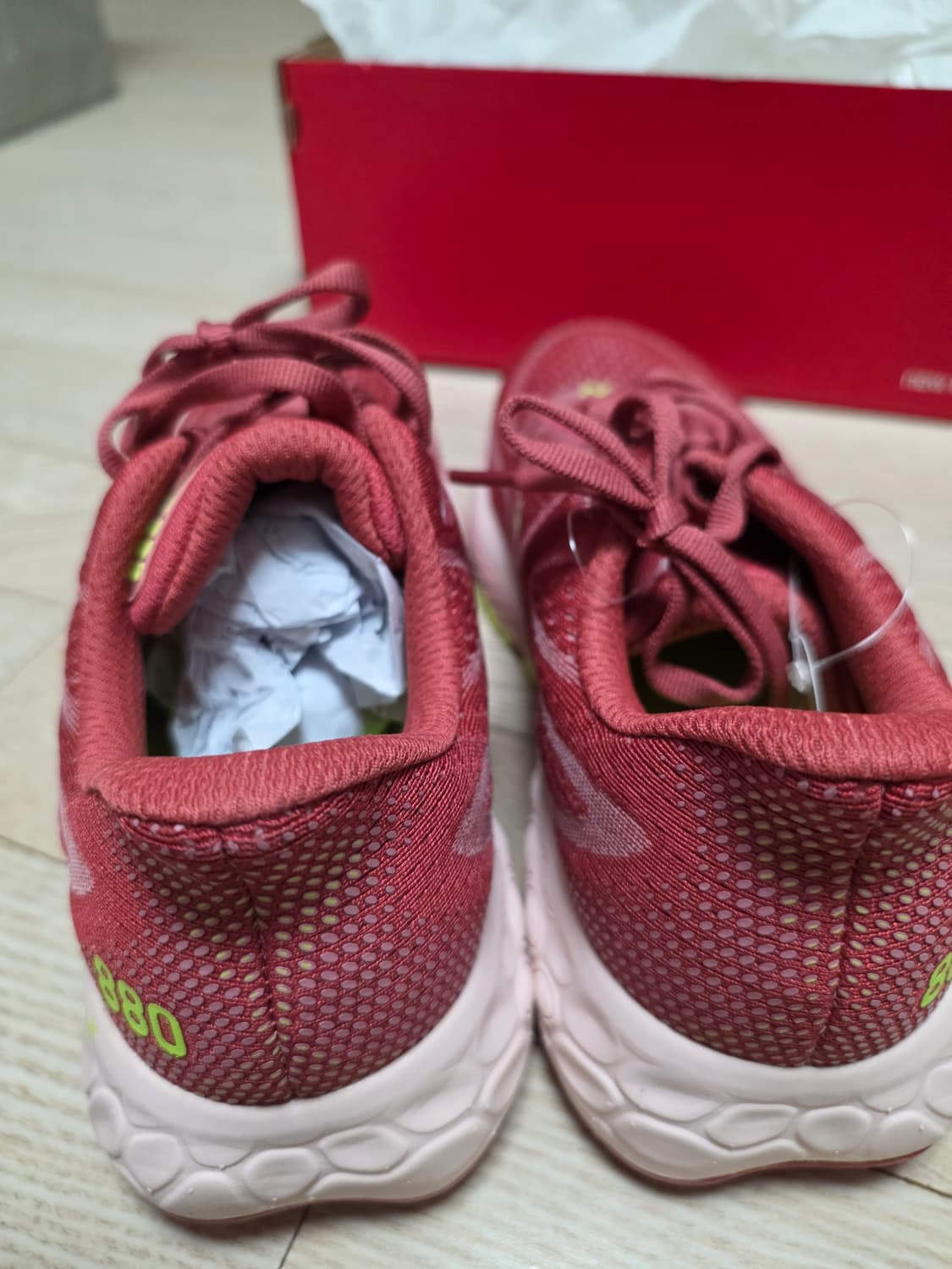 뉴발란스 Fresh Foam X 880 버건디 색상 런닝화 상품이미지2