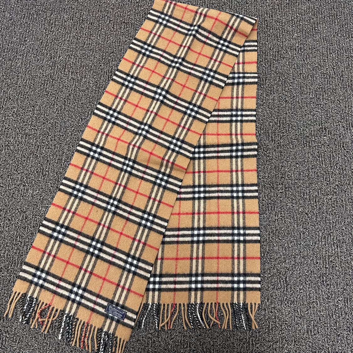 버버리 클래식 체크 머플러 램스울 목도리 상품이미지5