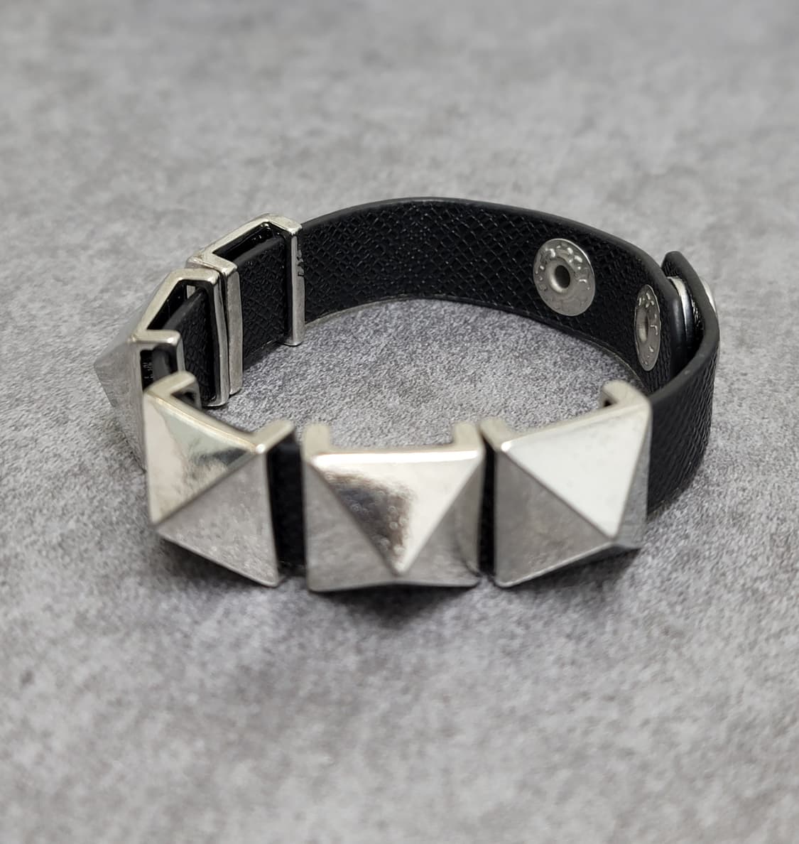 스터드 빈티지 가죽팔찌 상품이미지2