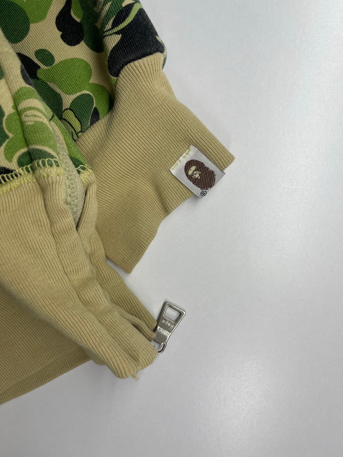 베이프 x 카우스 카모 투웨이 풀집업 후드 M~L 상품이미지6