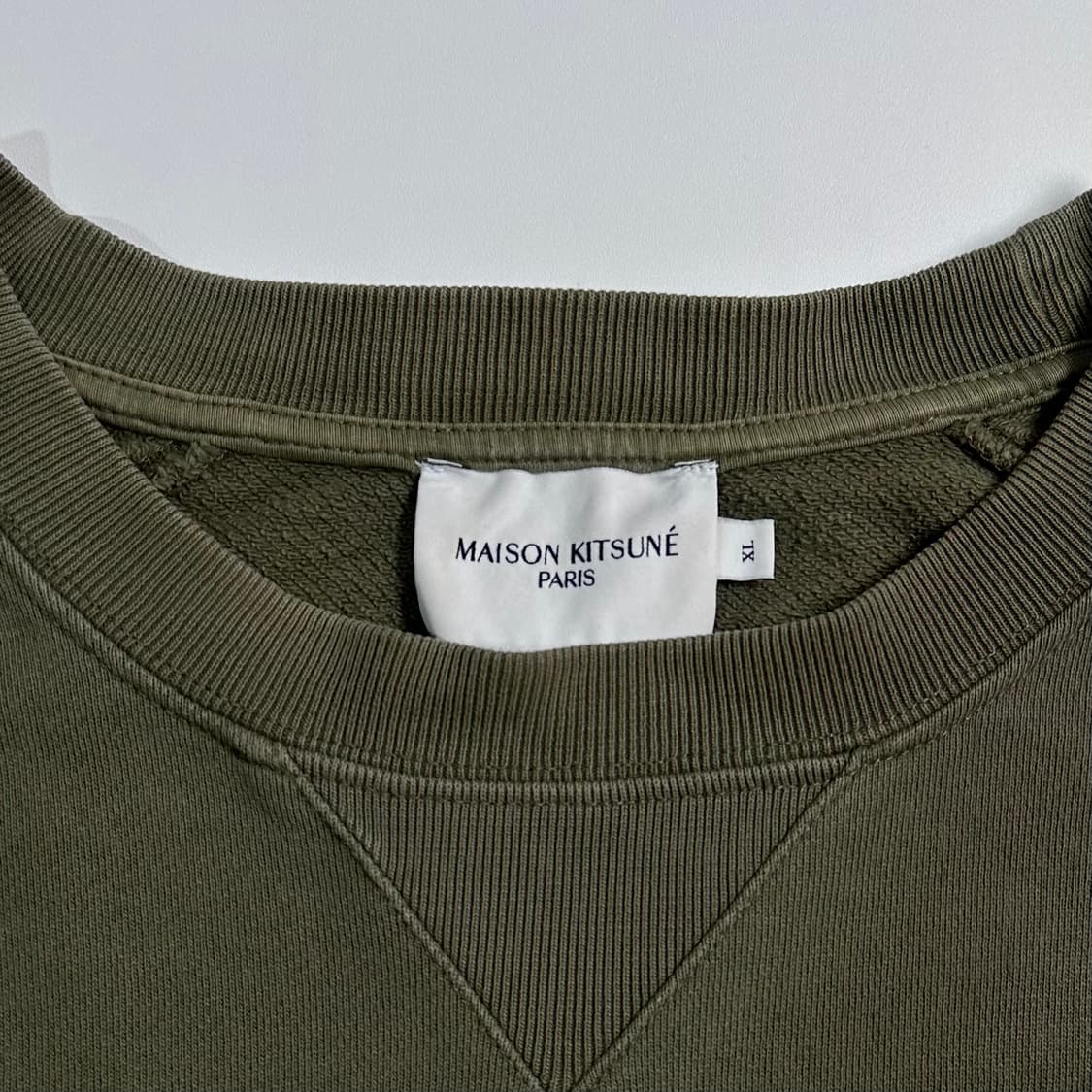 메종키츠네 더블폭스헤드 카키 맨투맨 상품이미지5