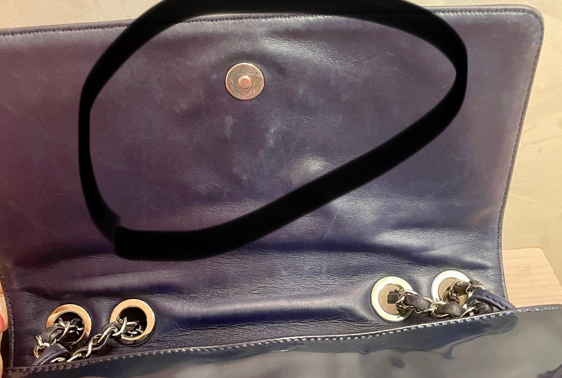 샤넬 레어템13번대 립스틱 백 (네이비 콤비 CC 로고 플랩 숄더백) 상품이미지9