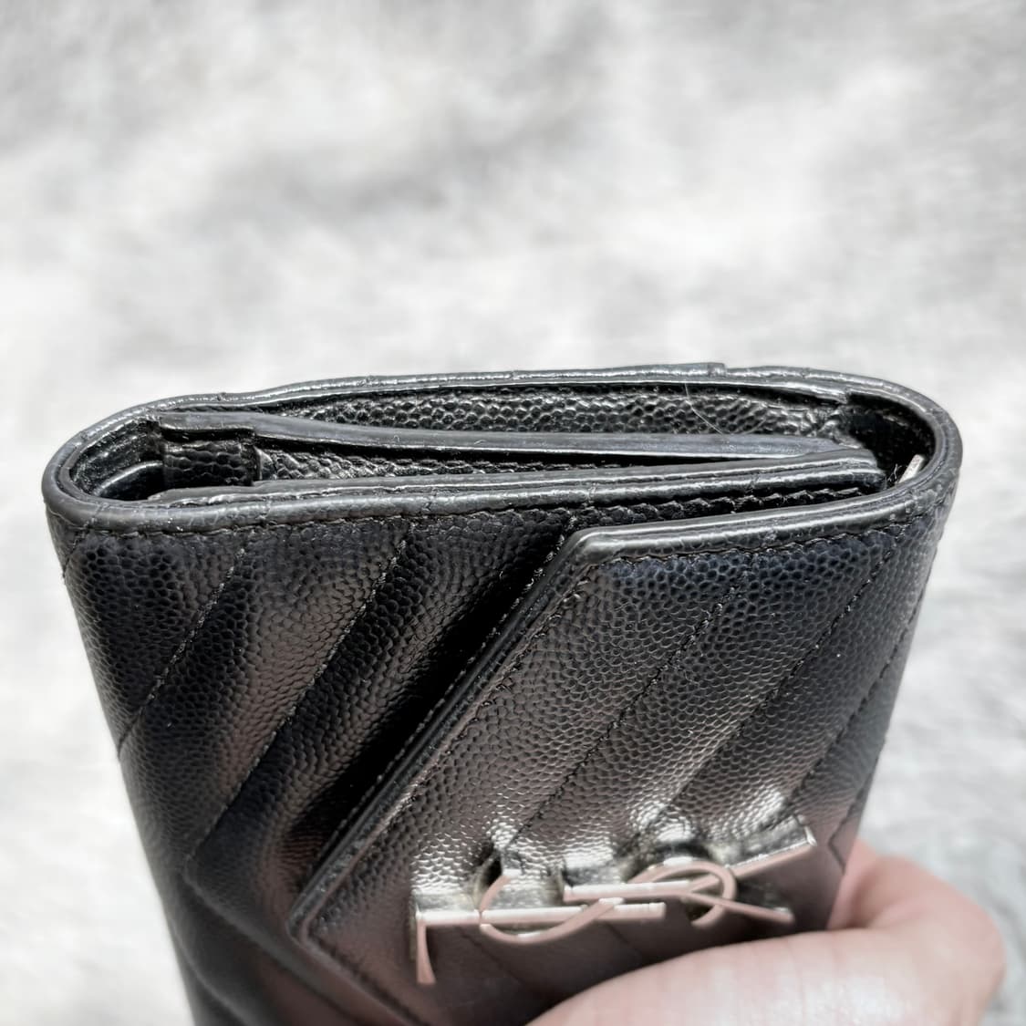 입생로랑 마틀라세 반지갑 상품이미지5