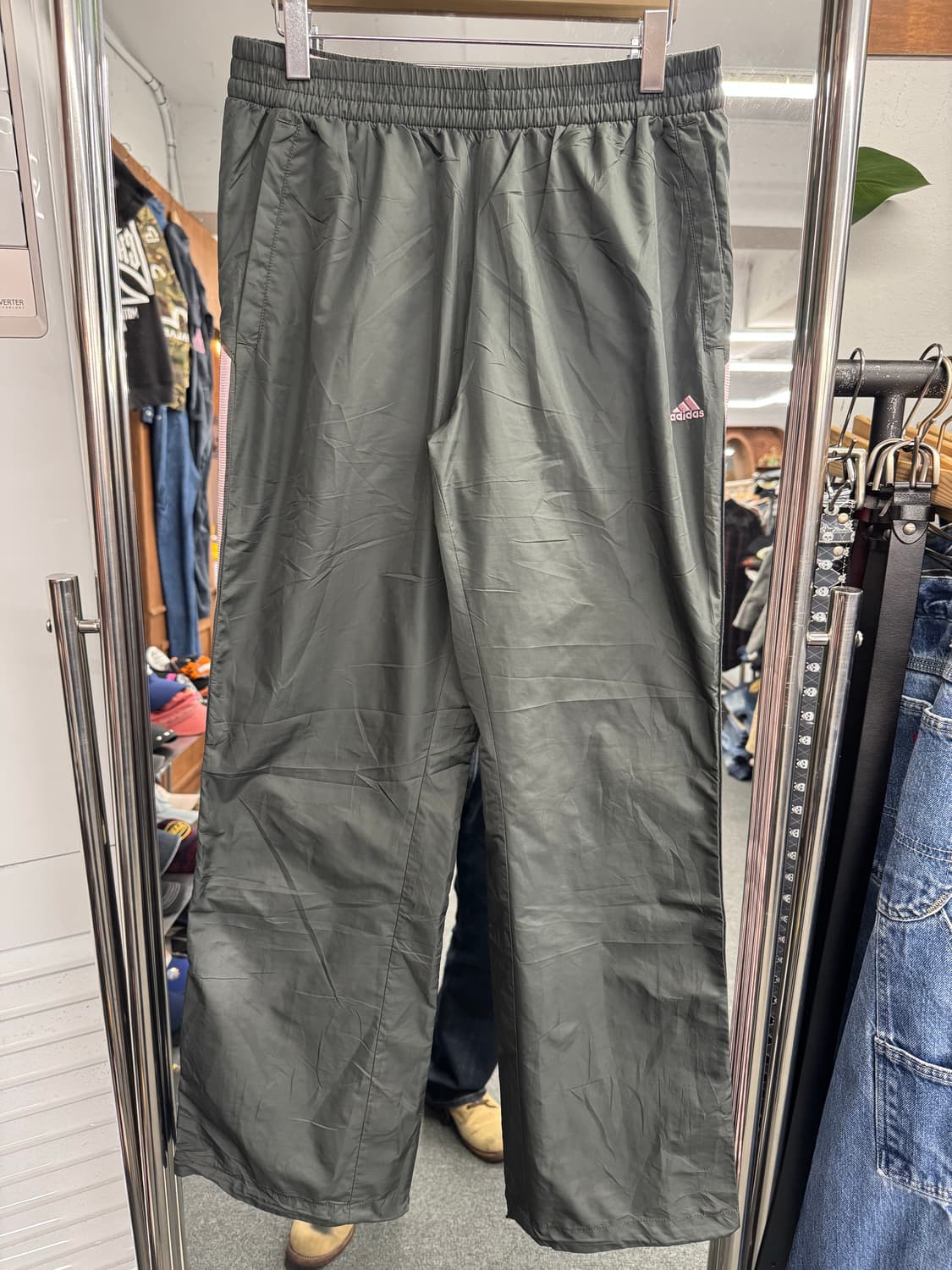 아디다스 올드스쿨 차콜/핑크 삼선 트레이닝 팬츠 상품이미지1