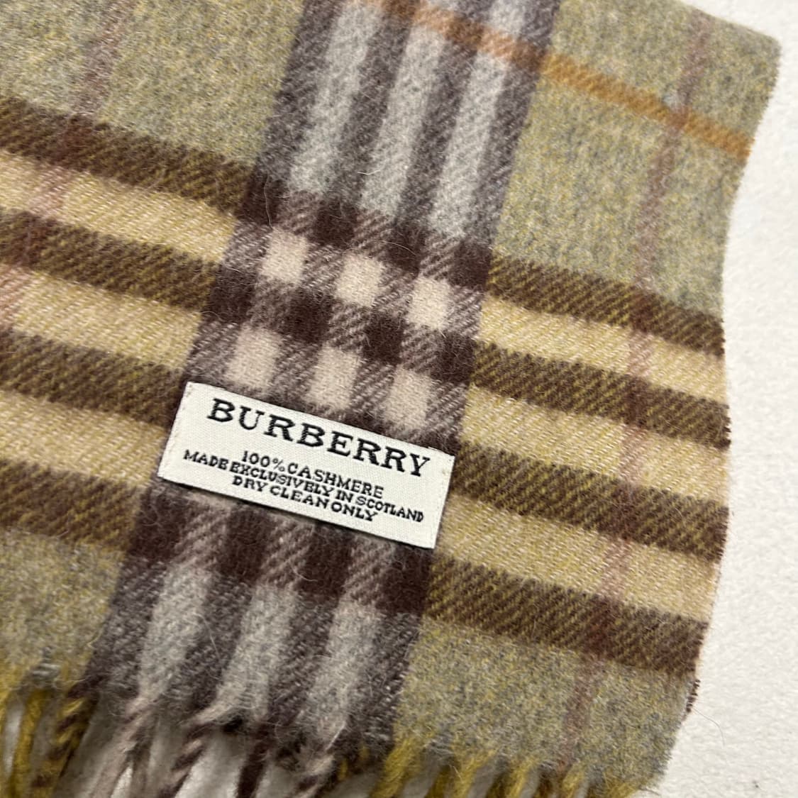 Burberry Khaki Cashmere Muffler 상품이미지6